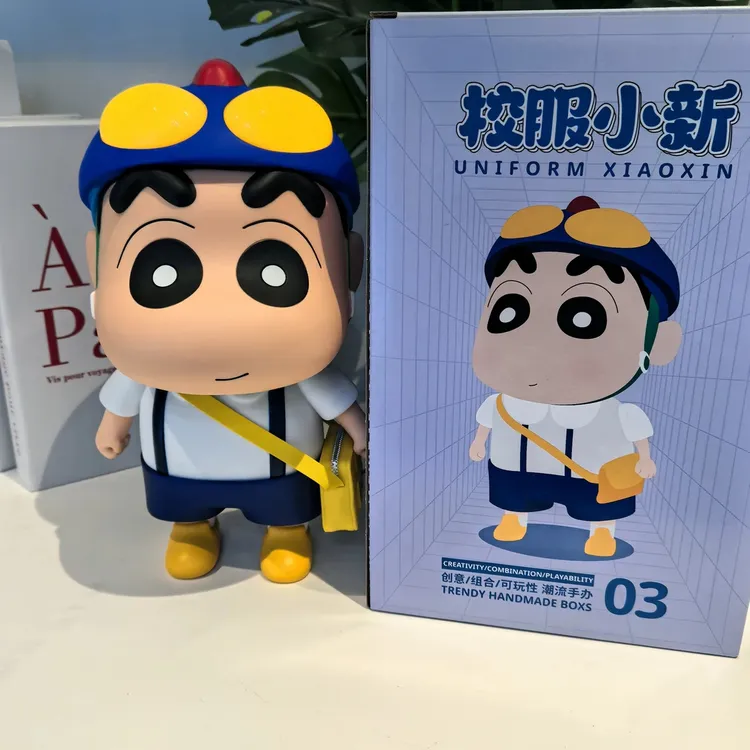 蜡笔小新手办发光校服幼稚园咸蛋超人拍拍灯手办潮玩夜灯家居摆件