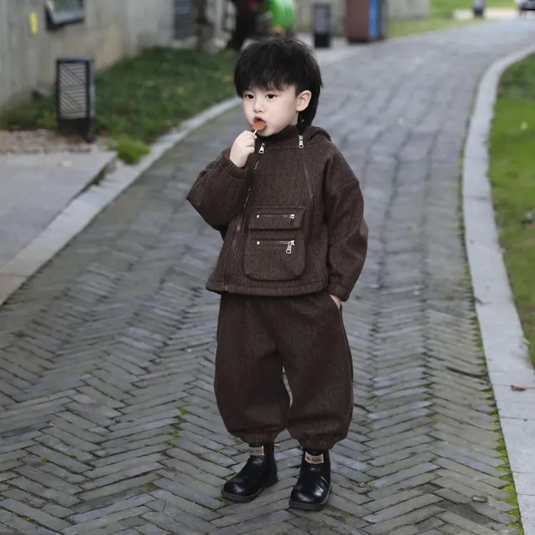 男童加绒套装溶岩摩卡色冬季新款儿童加绒双拉链连帽外套长裤套装
