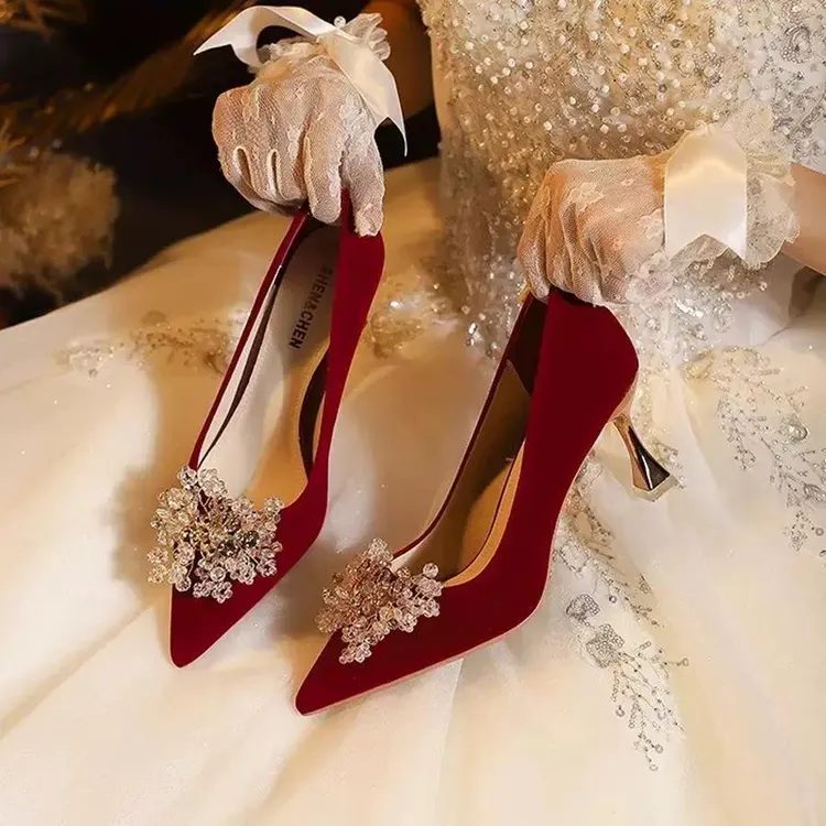 红色结婚鞋新娘鞋新款中式秀禾婚纱订婚敬酒礼服细跟尖头高跟鞋女