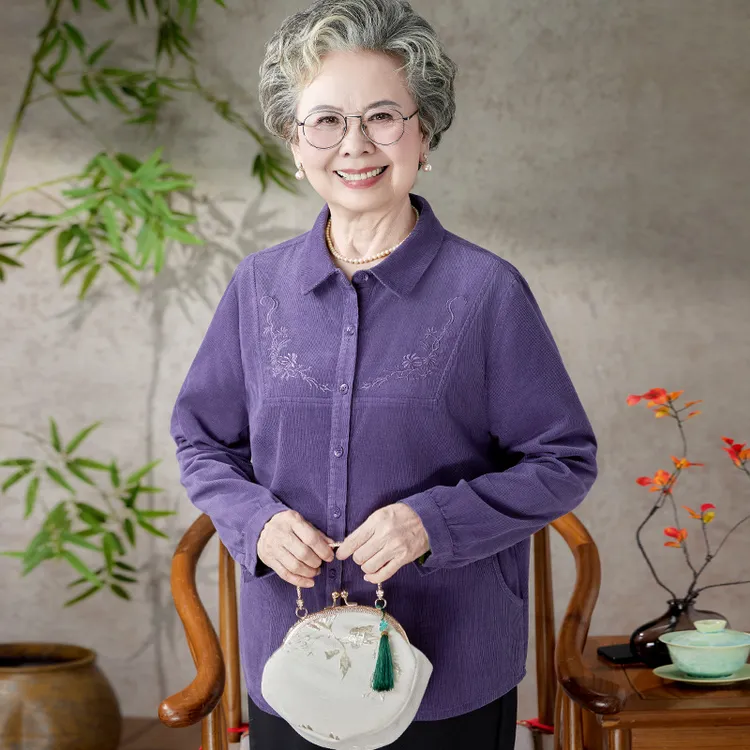 妈妈衬衫女长袖中老年全棉条绒开衫薄款上衣大码宽松奶奶纯色小衫