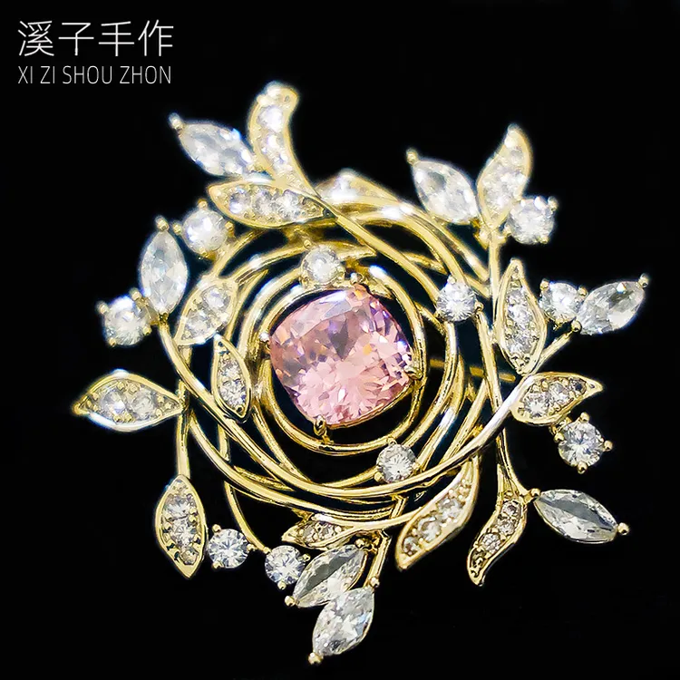 铜锆石胸针 设计师款璀璨水晶别针女高档轻奢西装胸花男大衣配饰