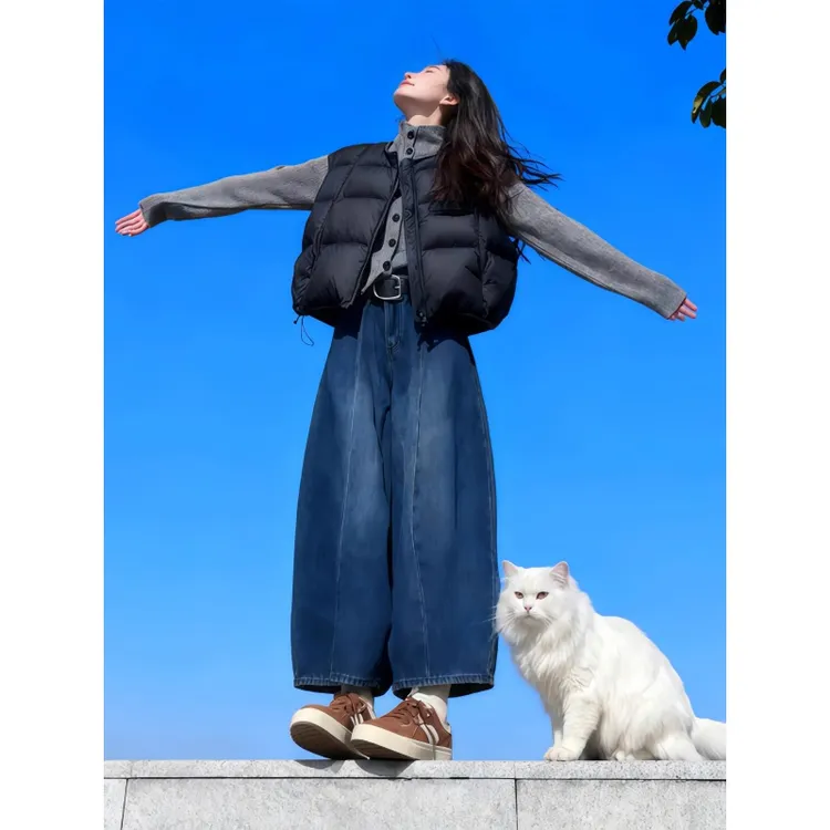 深冬搭配2025新款气质上衣加厚保暖马甲外套牛仔长裤时尚套装爆款