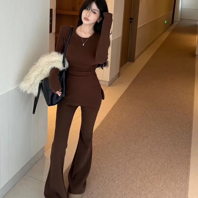 韩系冬季磨毛加厚套装女显瘦收腰上衣高腰微喇裤两件套