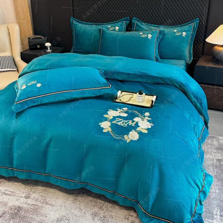 水星家纺适用2025新款8.2斤牛奶绒宽边绣花四件套-布