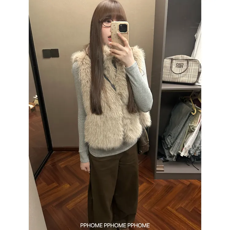 首尔富人区 环保毛皮草马甲毛毛短款外套打底T恤三件套女冬