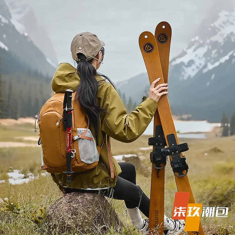 柒玖登山包大容量旅行包双肩包男女同款户外运动徒步轻便旅游背包