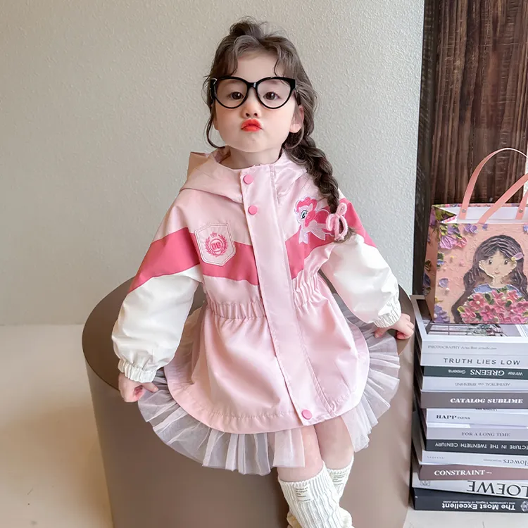 女童卡通独角兽花边连帽外套新款洋气时尚女宝儿童冲锋衣休闲风衣