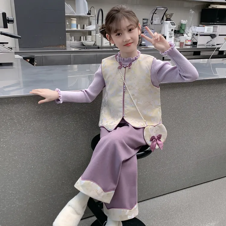女童秋冬款套装2025新款儿童汉服马甲毛衣国风加绒加厚新年三件套