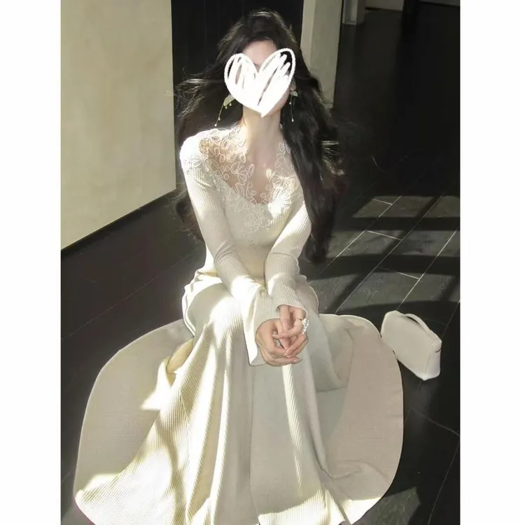 温柔氛围感蕾丝V领针织显瘦连衣裙气质名媛长袖百搭长裙子8100