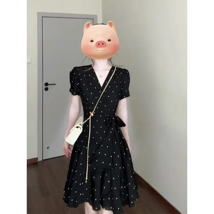 法式黑色V领波点短袖连衣裙女夏季2025新款气质收腰显瘦a字短裙子