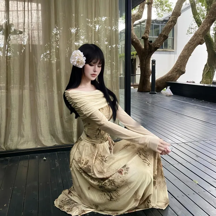 纯欲辣妹性感一字肩碎花连衣裙女春夏新款收腰显瘦气质长裙
