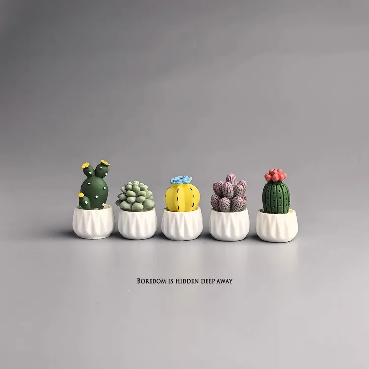 无聊了，摆几棵盆栽仙人掌多肉创意摆件可爱迷你工位办公桌小摆件