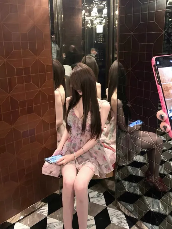 花野迷踪 碎花吊带连衣裙女夏季荷叶边印花V领收腰短裙子小个子