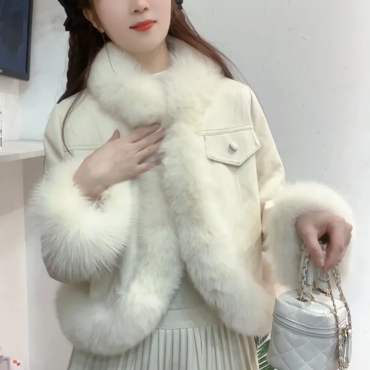 拉夏贝尔小香风外套新款女冬季2025小个子高级感时尚皮毛一体开衫