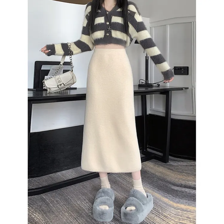仿水貂绒针织半身裙女秋冬2025新款高腰开叉直筒裙毛绒裙子配毛衣