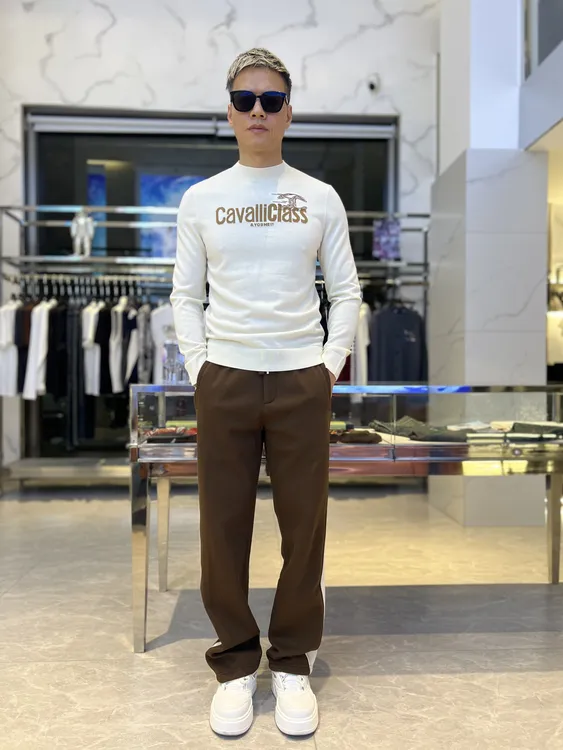 CAVALLI CLASS卡沃利秋冬新款高端轻奢修身字母刺绣绵羊毛毛衣