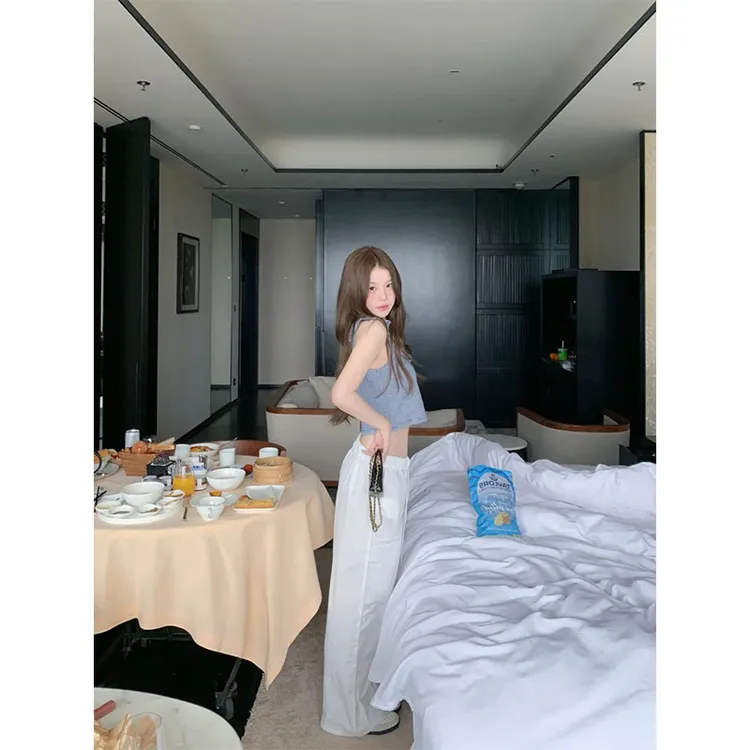 2025夏季新款时尚小众设计款修身显瘦网红穿搭无袖上衣宽松长裤女