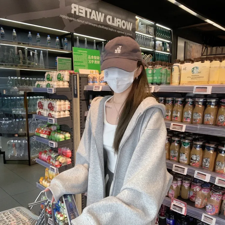 即墨灰色宽松慵懒风连帽卫衣外套女秋冬爆款2025新款百搭拉链上衣