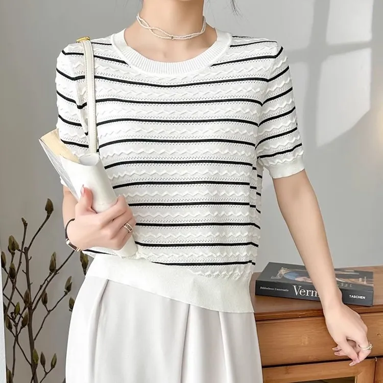 条纹冰丝针织衫短袖女薄款圆领夏季新款洋气显瘦百搭时尚镂空上衣