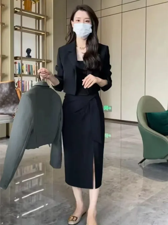 2025秋季新款高级感时尚套装垂坠感西装外套+开叉半裙+吊带三件套