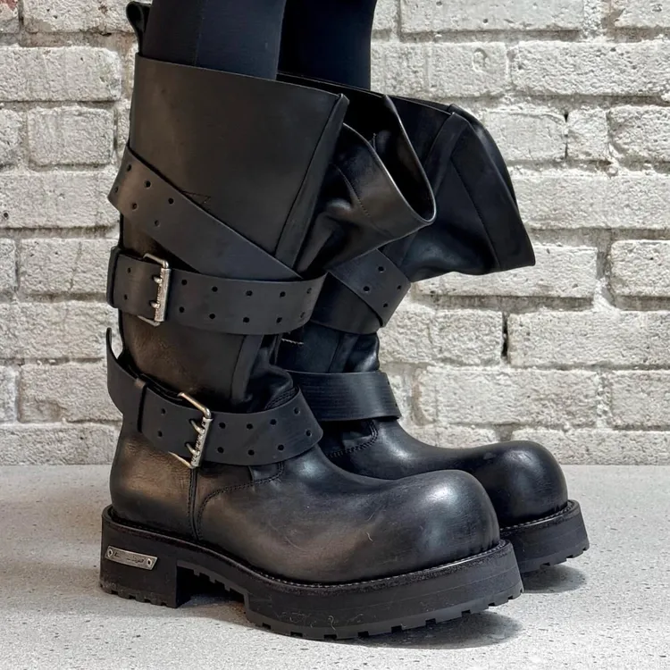 巴家复古皮带扣毒液靴2025早秋新款束口大筒围厚底增高牛皮长靴