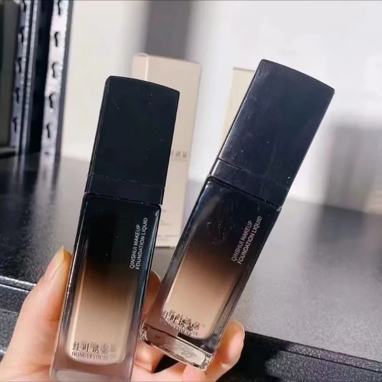 小黑瓶红叶诱瑟粉底液