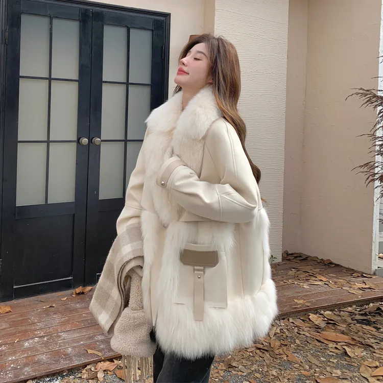 高端气质毛绒拼接仿皮草羽绒服女冬2025千金感超好看皮毛一体外套