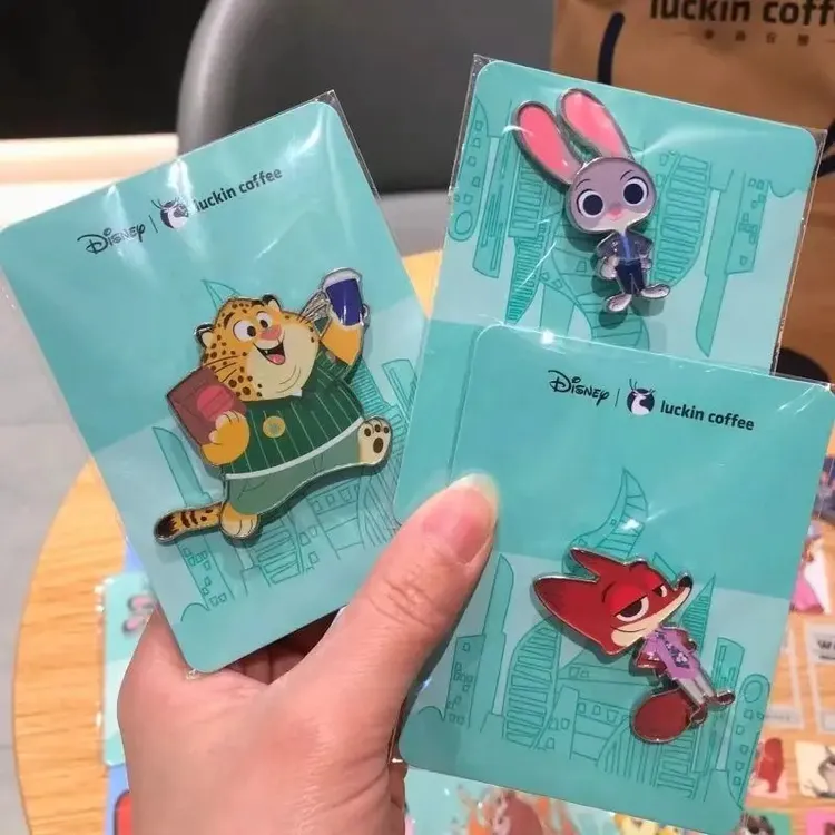 新款疯狂动物城2金属胸针瑞幸联名周边合金徽章高颜值纪念收藏礼