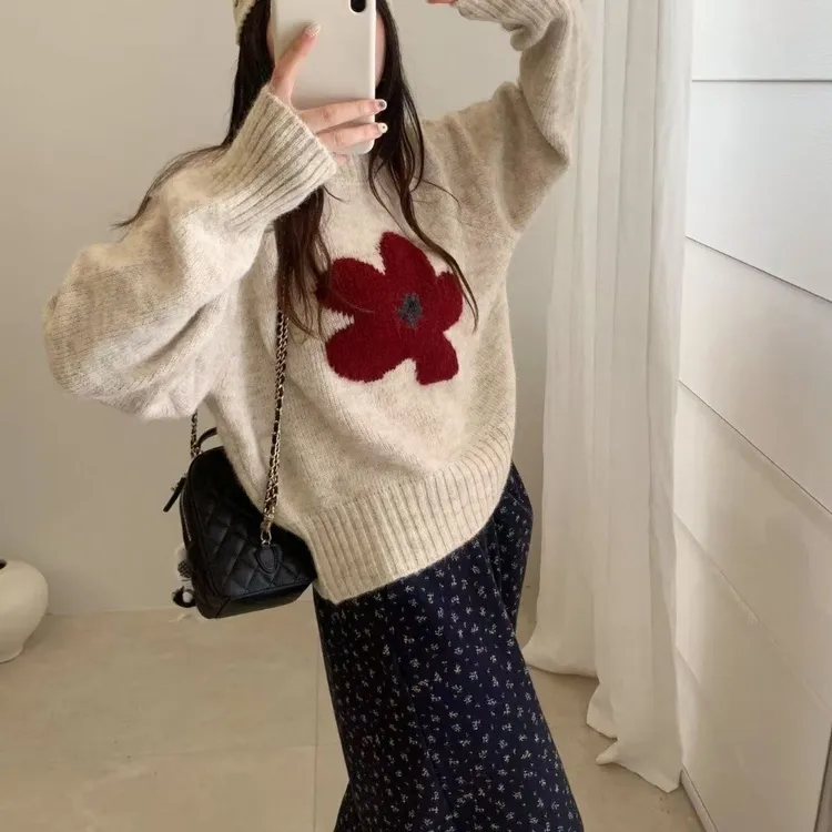 韩系花朵提花圆领毛衣女2025秋冬宽松洋气短款套头毛针织衫上衣潮