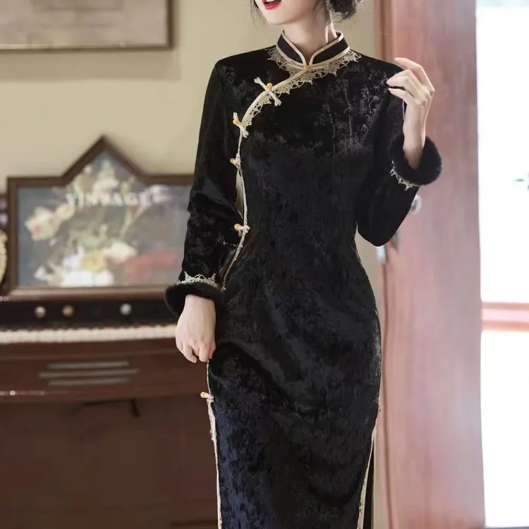 喜庆年国风优雅中式旗袍，黑色加绒加厚复古气质修身旗袍。