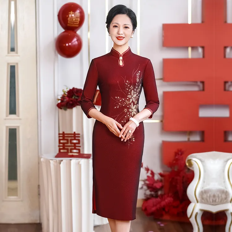 高端女儿结婚订婚丈母娘母亲旗袍酒红色妈妈高级礼服平时长袖大码
