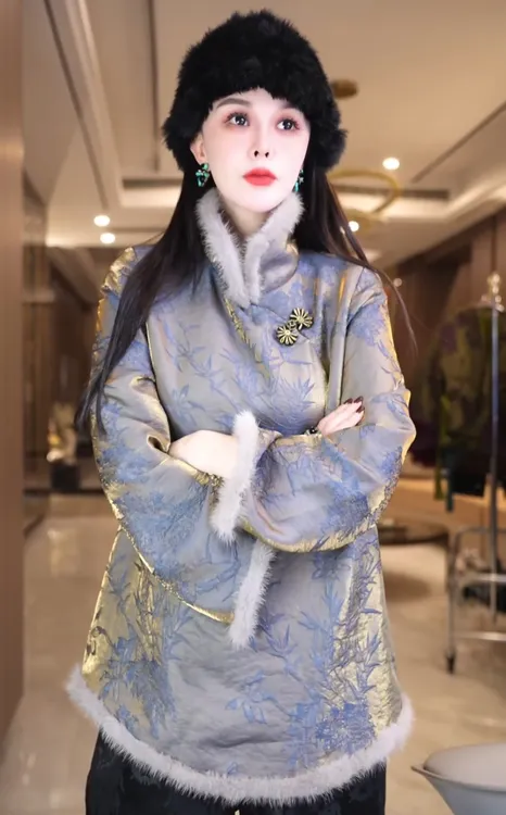 飞儿【影竹林中】2025早秋新款真毛拼接上衣衬衫