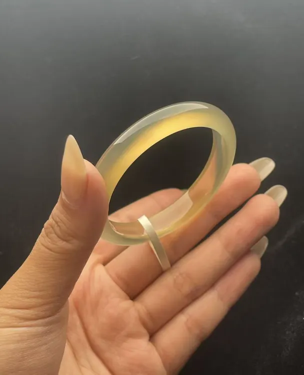 天然玛瑙香槟金手镯