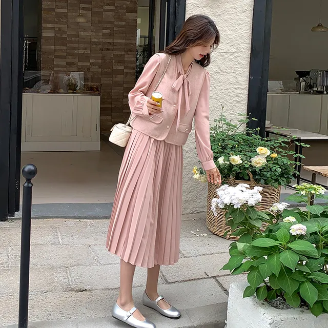 超火粉色小香风马甲配连衣裙女春秋2025新款高级感百褶裙两件套装