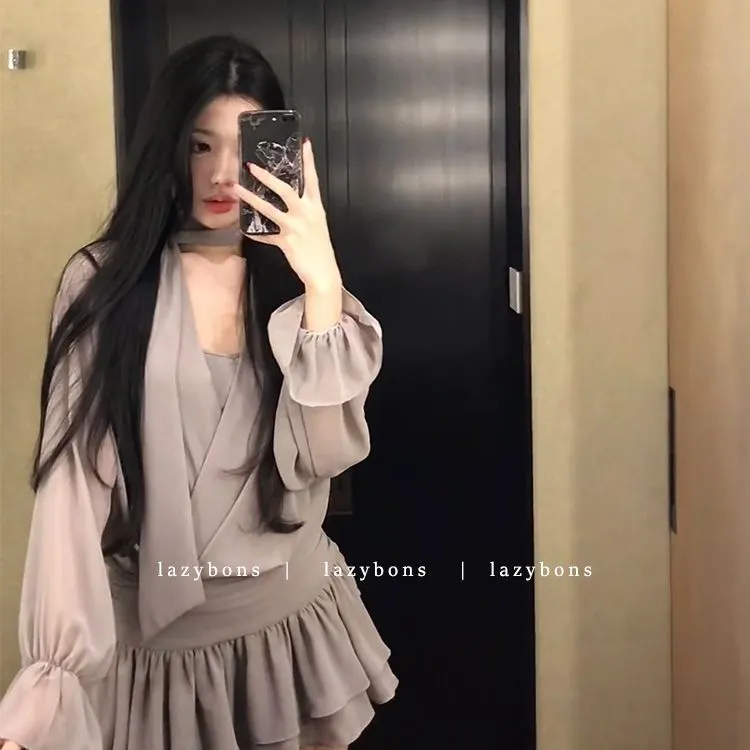 纯欲性感V领飘带长袖连衣裙女早秋款设计感收腰显瘦小个子a字短裙