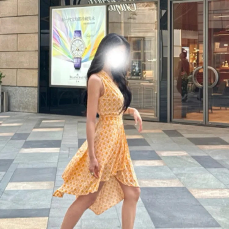 【月露思】一片式系带修身显瘦显白连衣裙碎花性感