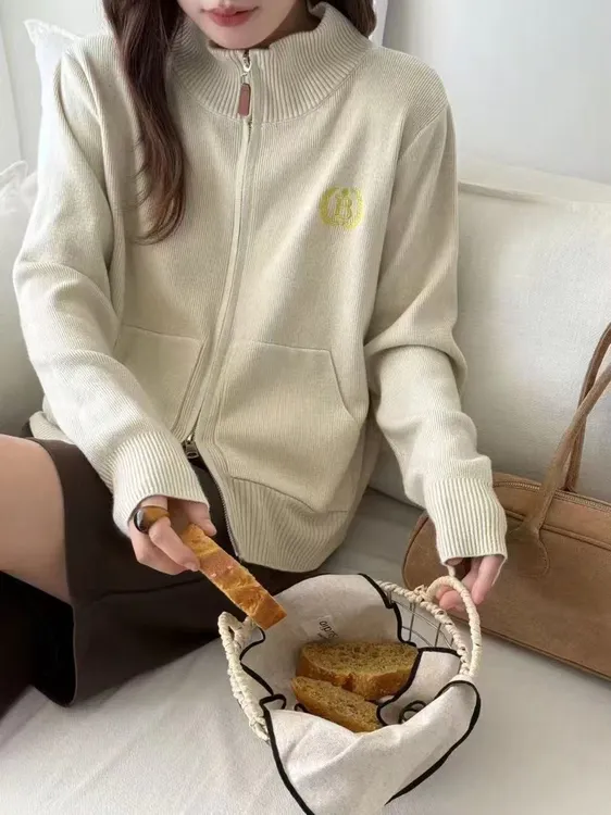 女秋季针织冬季爱心纯色毛针织衫时尚秋冬开衫毛衣(669）