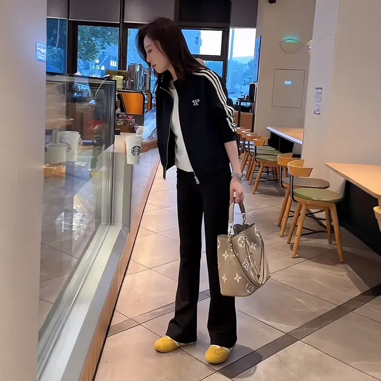 2025爆款短款三条杠流行加厚棒球服外套女秋宽松时尚美式运动上衣