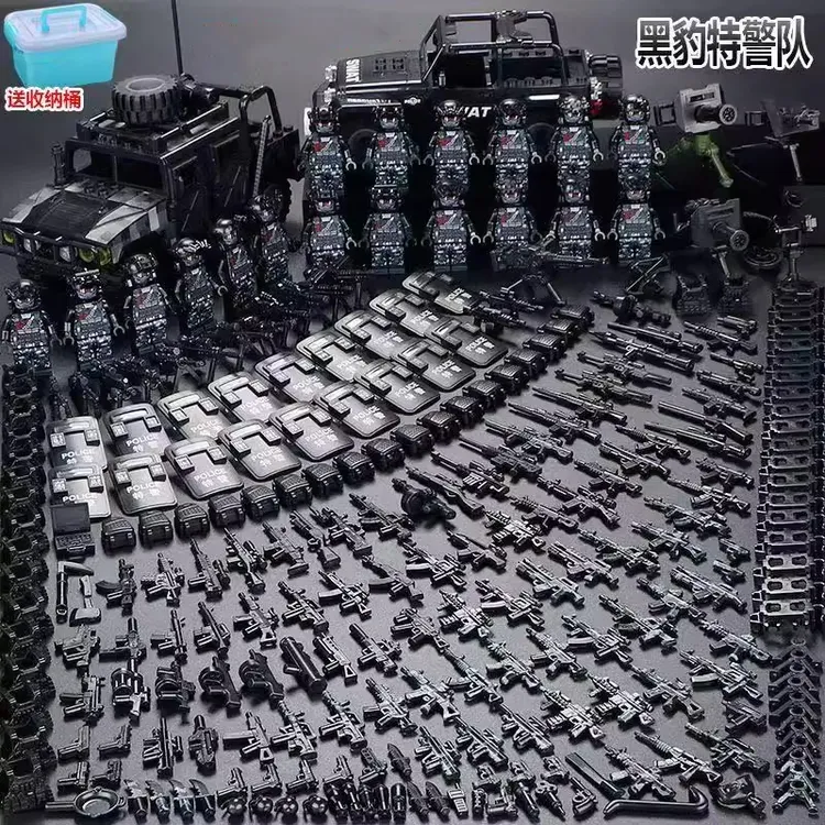 先锋行动军事小人仔战狼特种兵警察士兵武器男孩益智拼装积木玩具