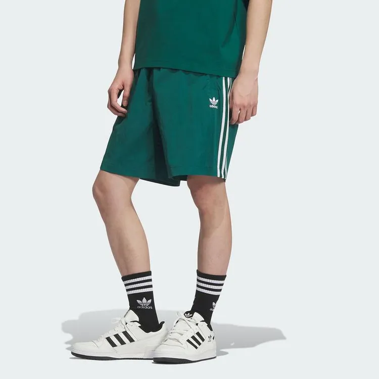 阿迪达斯 （adidas）男子WOVEN SHORTS运动短裤KC0155