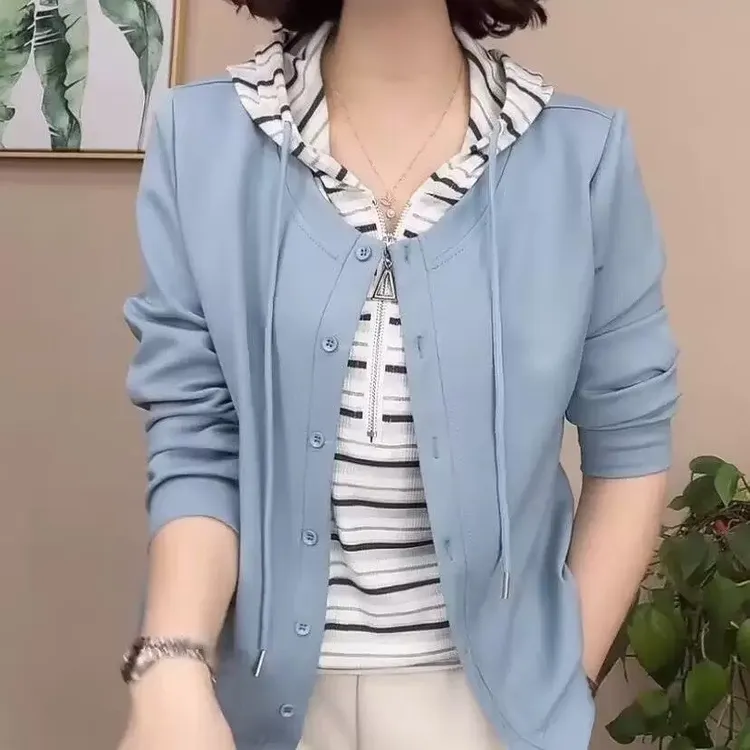 中年妈妈春秋款大码女装时尚假两件连帽条纹卫衣女士休闲开衫上衣