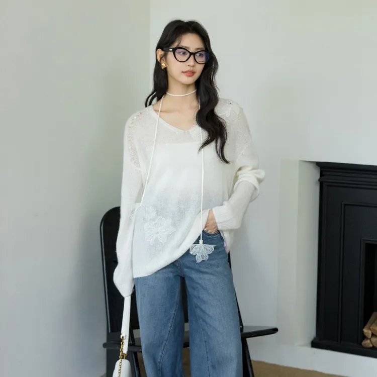 送花朵项链丨蚕丝5%羊绒蓬松针织衫53%羊毛9%真丝宽松毛衣女5674