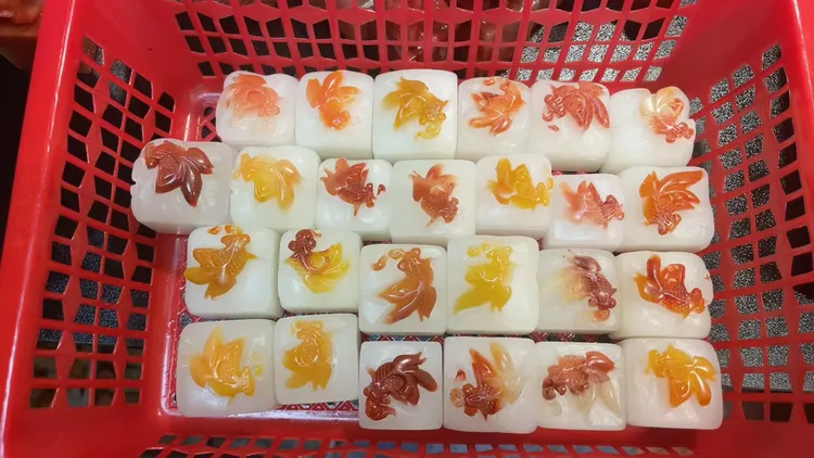 山顶白芙蓉石。年年有鱼。25个打包1000