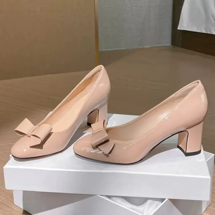 2025年新款圆头蝴蝶结裸色高跟鞋女粗跟气质不累脚工作鞋中跟单鞋