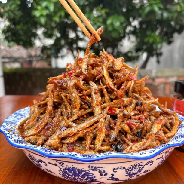 酱源淋*香辣【大瓶】小河鱼即食特产多口味新鲜纯手工辣值淡水 220g
