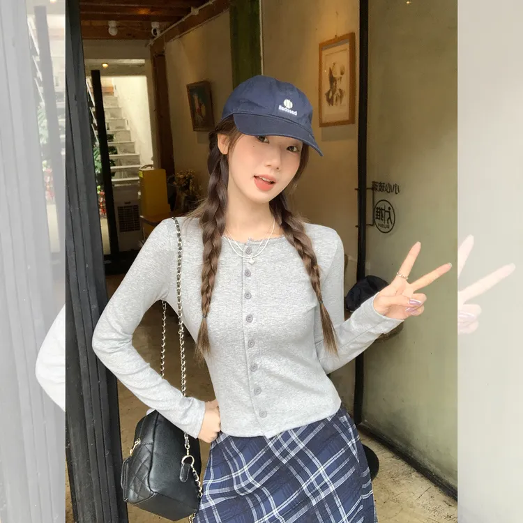 2025年时尚气质秋季新款韩系纯欲圆领蕾丝边多排扣镂空长袖小上衣