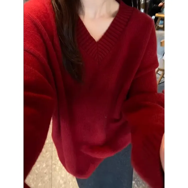 新年氛围感酒红色V领毛衣女秋冬季慵懒风宽松显瘦百搭针织衫上衣