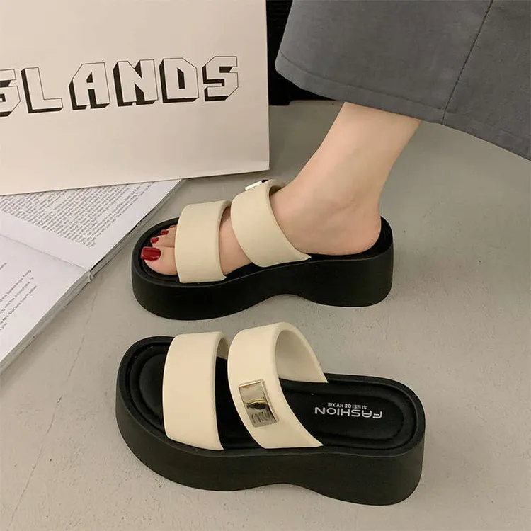 配短裙夏日外搭潮流奢华感超火新款法式厚底增高大坡跟凉鞋夏日风