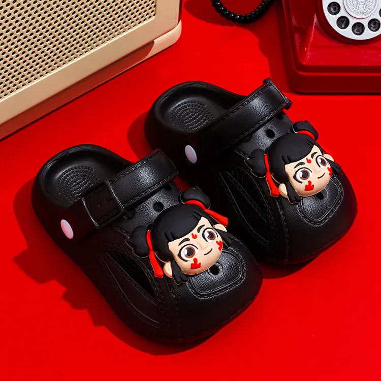 正品哪吒儿童拖鞋EVA男童夏季卡通软底防滑洞洞鞋室外沙滩凉拖鞋