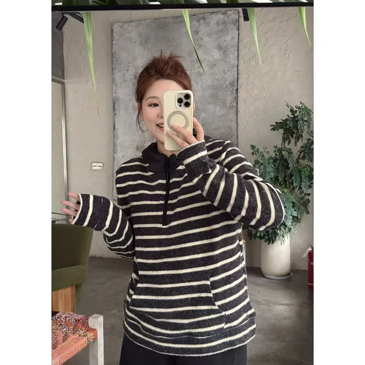 晶咕佳佳【韩女标配】绒感条纹拼接连帽款毛衫长袖时尚休闲百搭